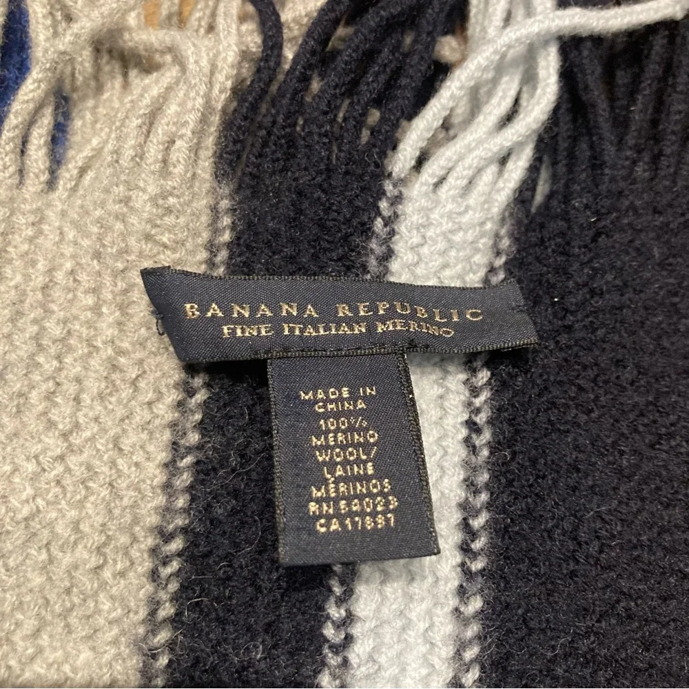 BANANA REPUBLIC FINE ITALIAN MERINO 100% WOOL SCARVES